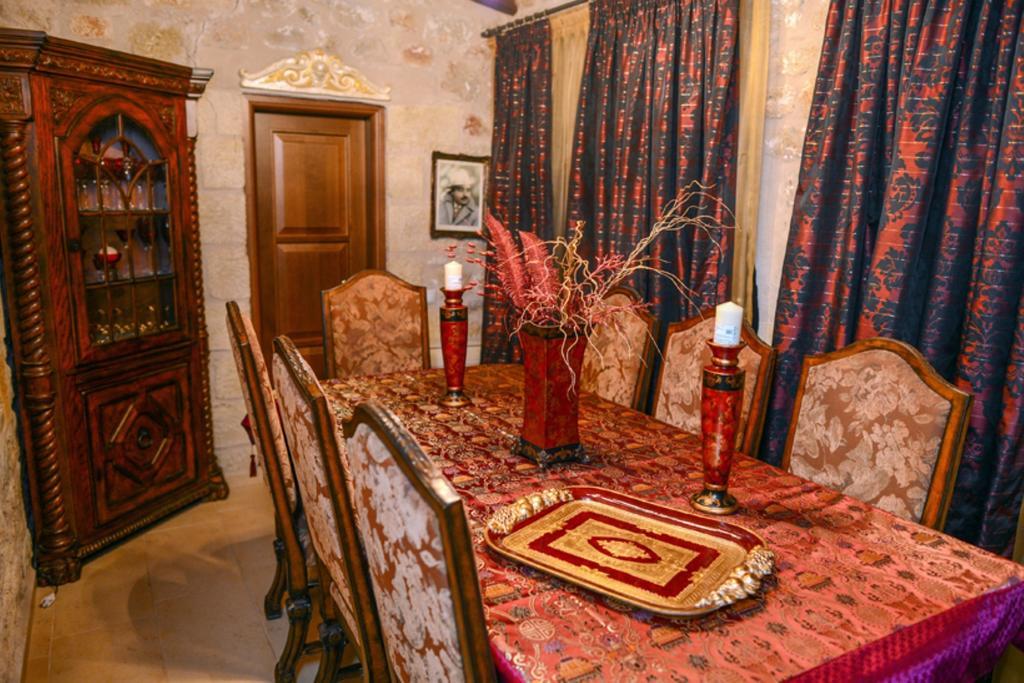Olympia Villas *