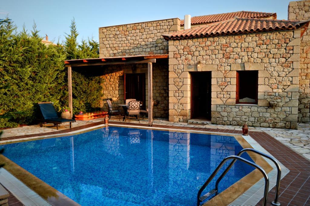 Olympia Villas *